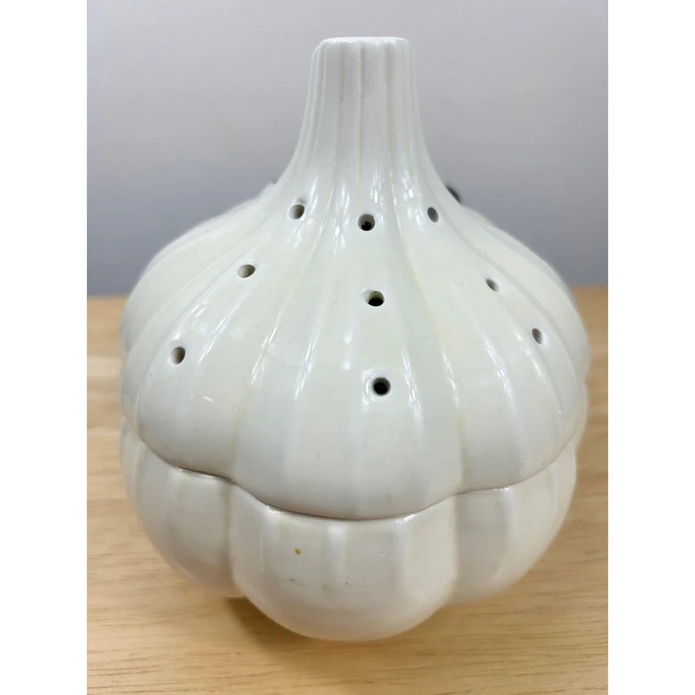 VTG Garlic Bulb Ceramic MCM Cream Anthropomorphic Kitsch Decor Fridge Deoderizer